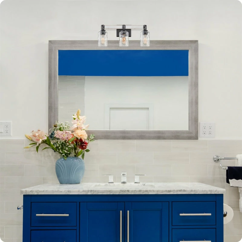 Kira Home Ashland 23.5" Farmhouse Bathroom / Light, Hammered Glass Shades, White 3 Kira Home Ashland 23.5" Farmhouse Bathroom / Light, Hammered Glass Shades, White - Image 3